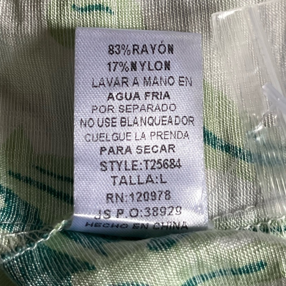 Entro White and Green Floral Wide Sleeve Button Down Shirt - Picture 10 of 11